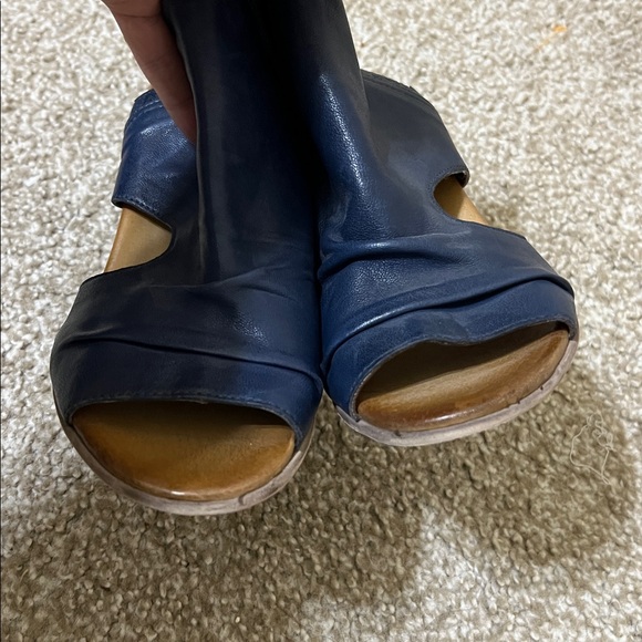 Miz Mooz Navy Leather Peep Toe Cone Heel Sandal Women’s 39 - Picture 3 of 6